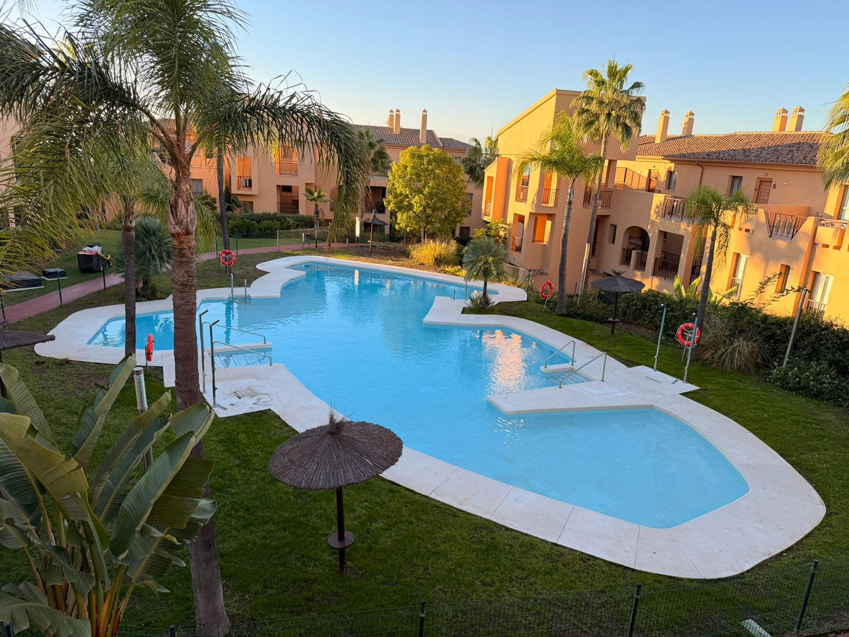 2 Bed Apartment for sale in El Paraiso Costa Del Sol, Málaga, Spain