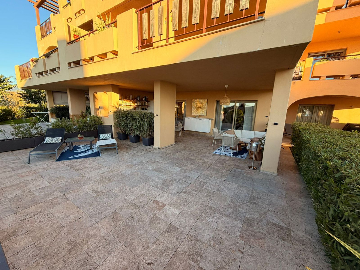 2 Bed Apartment for sale in El Paraiso Costa Del Sol, Málaga, Spain