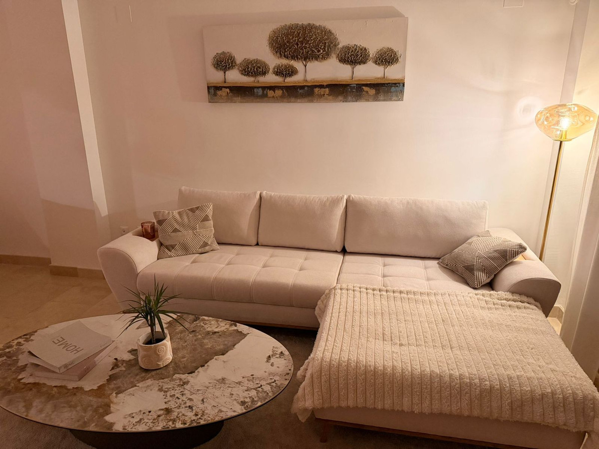 2 Bed Apartment for sale in El Paraiso Costa Del Sol, Málaga, Spain