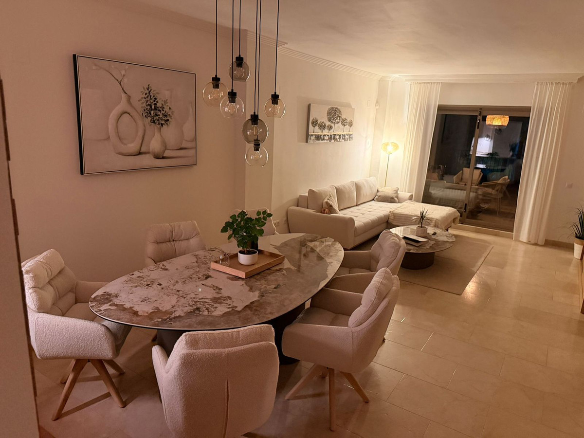 2 Bed Apartment for sale in El Paraiso Costa Del Sol, Málaga, Spain