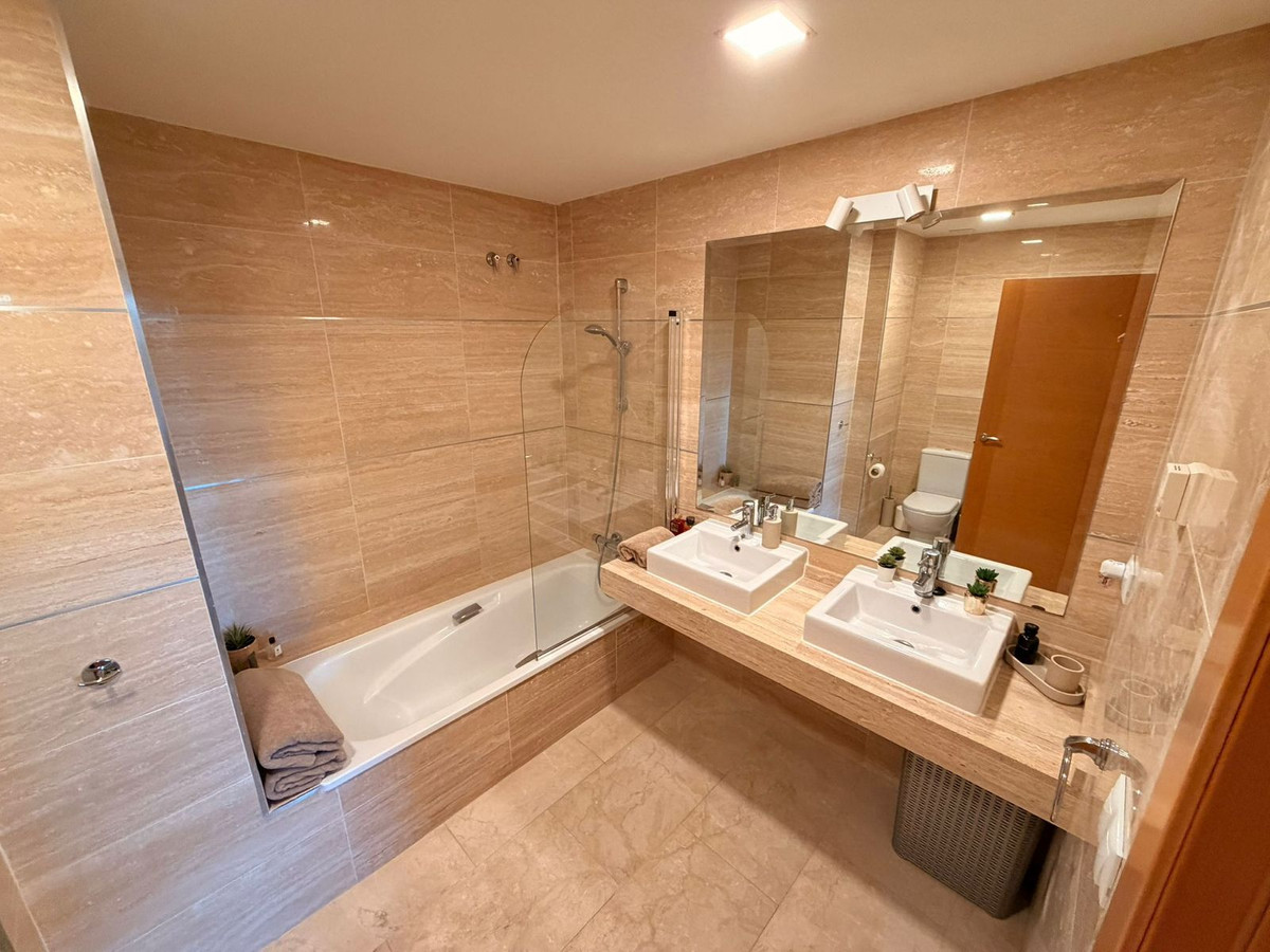 2 Bed Apartment for sale in El Paraiso Costa Del Sol, Málaga, Spain