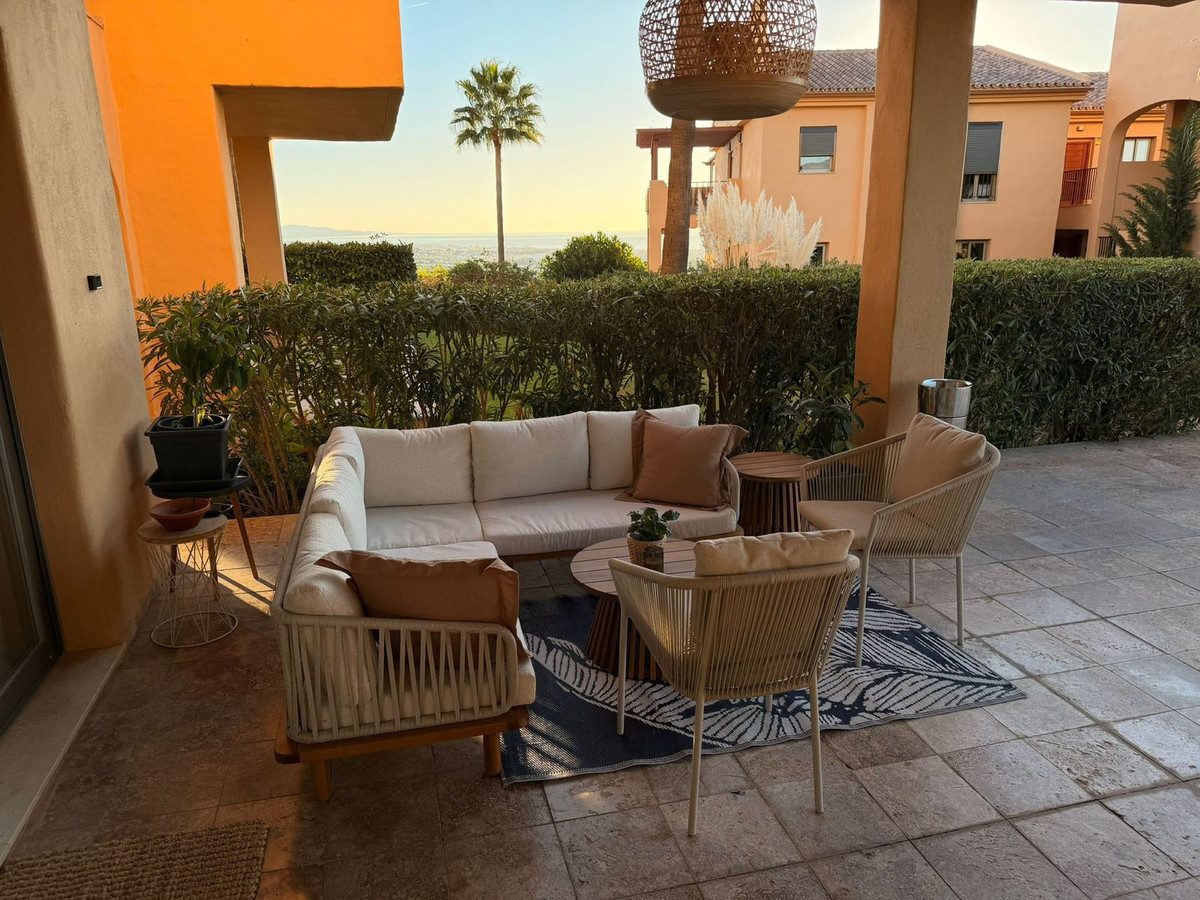 2 Bed Apartment for sale in El Paraiso Costa Del Sol, Málaga, Spain