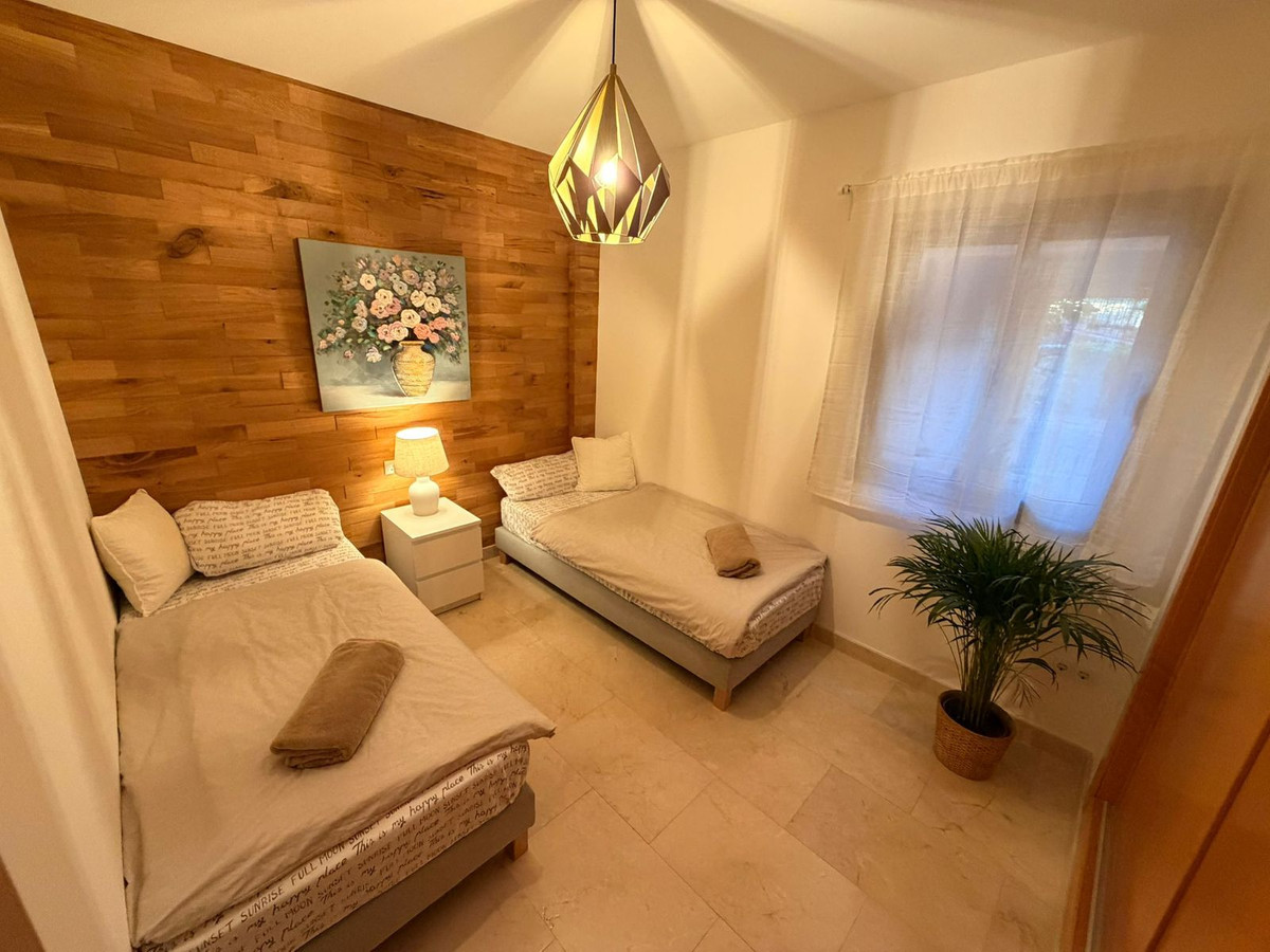 2 Bed Apartment for sale in El Paraiso Costa Del Sol, Málaga, Spain