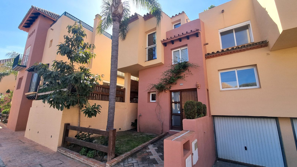3 Bed Townhouse for sale in Nueva Andalucía Costa Del Sol, Málaga, Spain