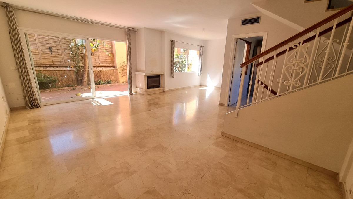 3 Bed Townhouse for sale in Nueva Andalucía Costa Del Sol, Málaga, Spain