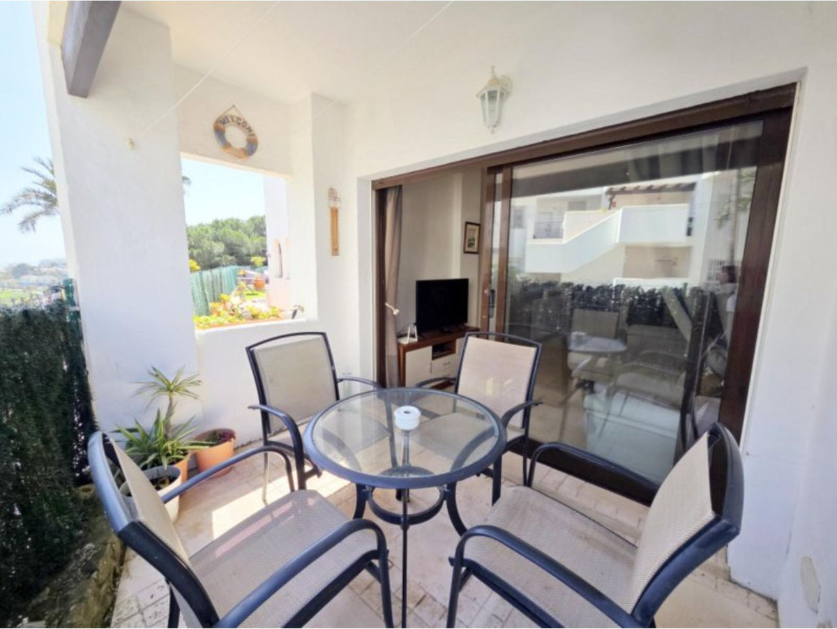Se vende Apartamento Planta Baja de 2 dormitorios en Costa Del Sol, Málaga, España