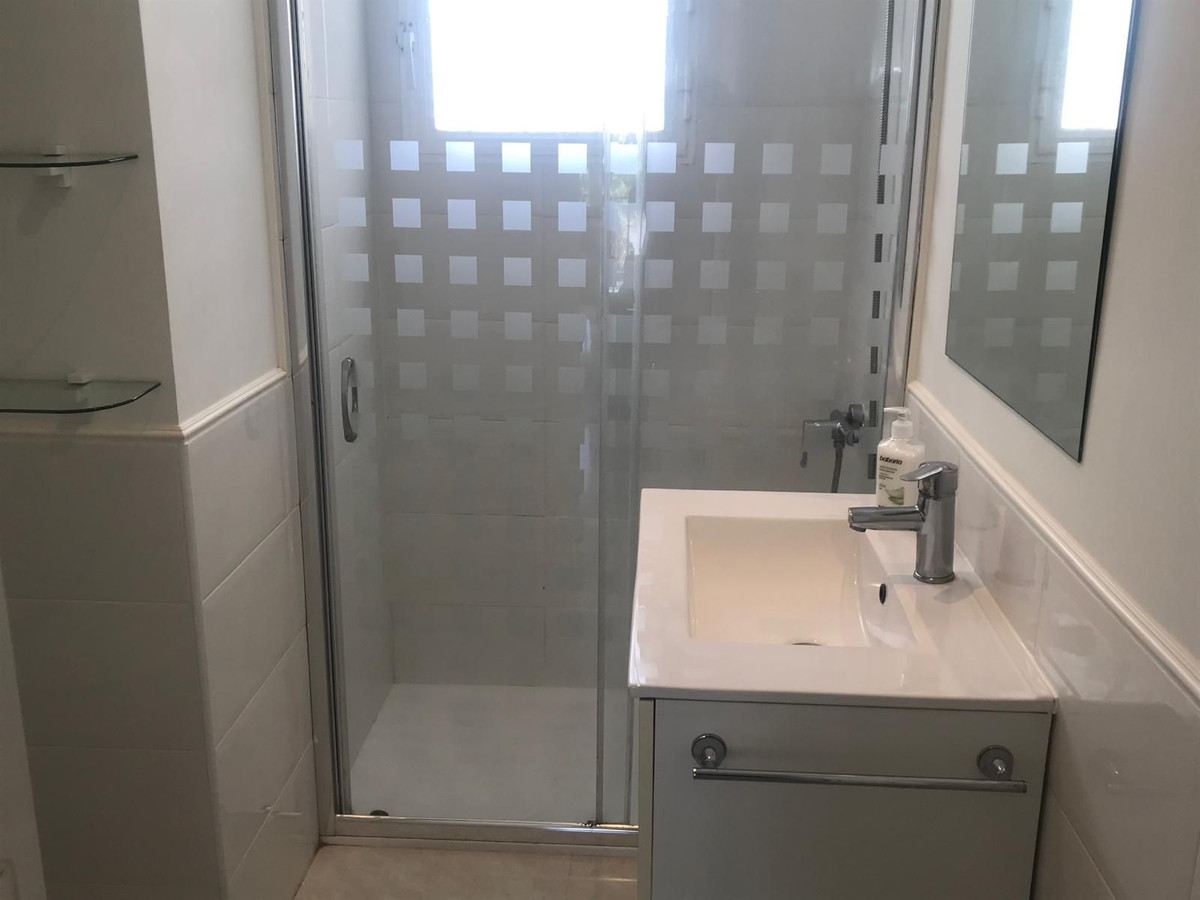 2 Bed Apartment for sale in Estepona Costa Del Sol, Málaga, Spain