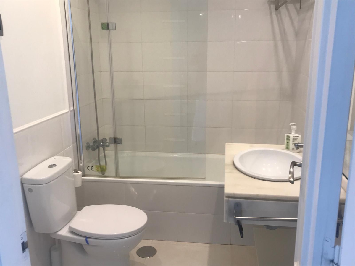 2 Bed Apartment for sale in Estepona Costa Del Sol, Málaga, Spain