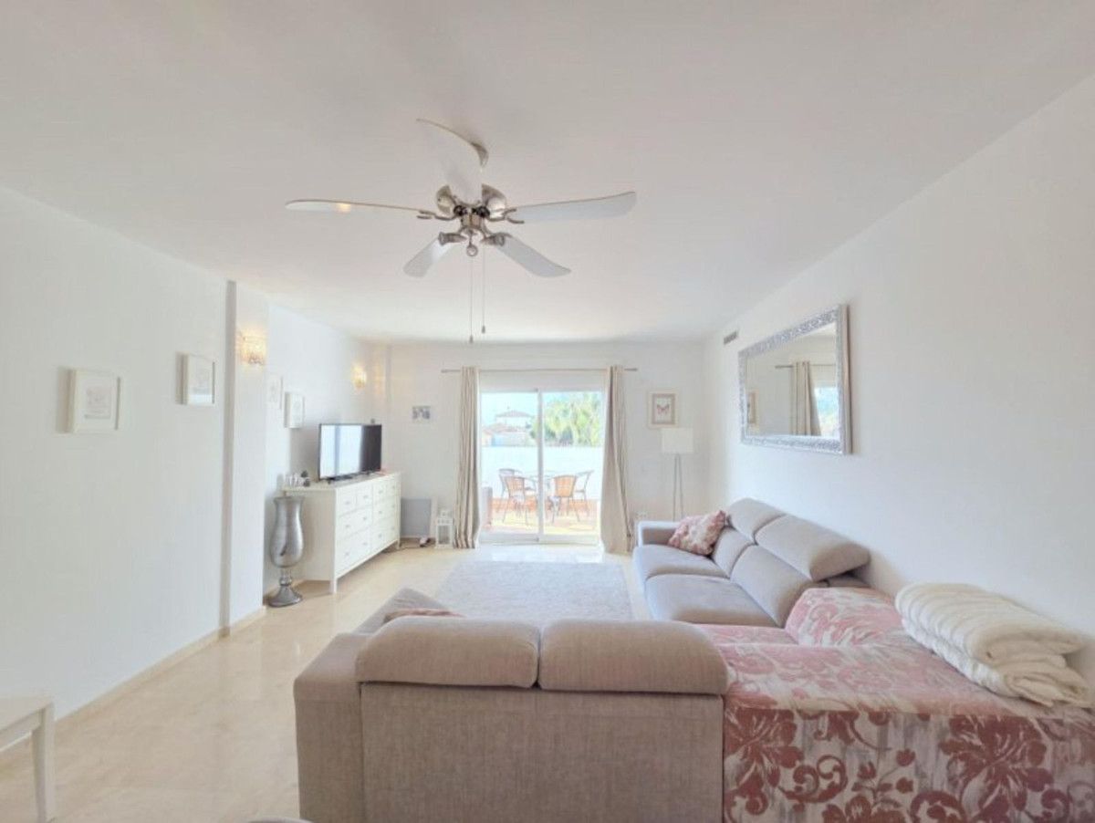 2 Bed Apartment for sale in La Duquesa Costa Del Sol, Málaga, Spain
