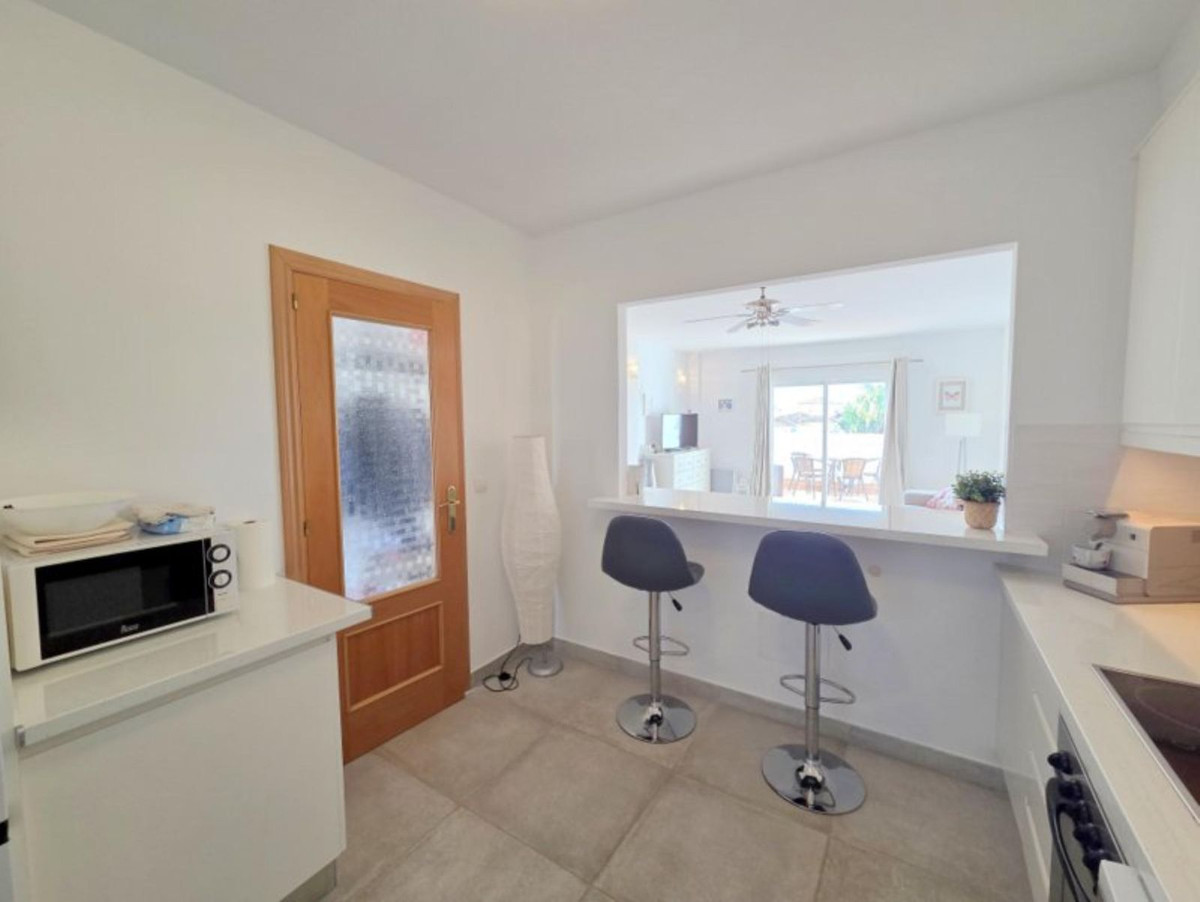 2 Bed Apartment for sale in La Duquesa Costa Del Sol, Málaga, Spain