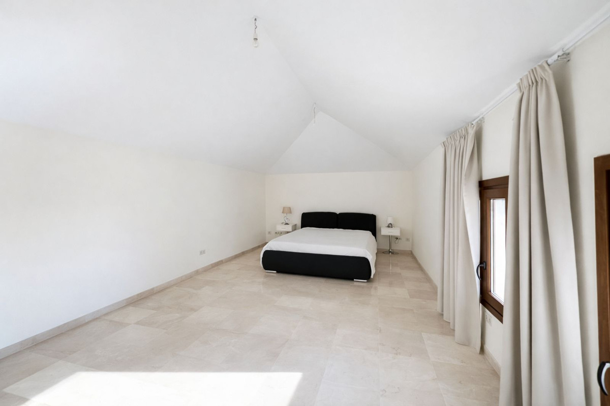 Se vende Villa - Chalet de 7 dormitorios en Costa Del Sol, Málaga, España