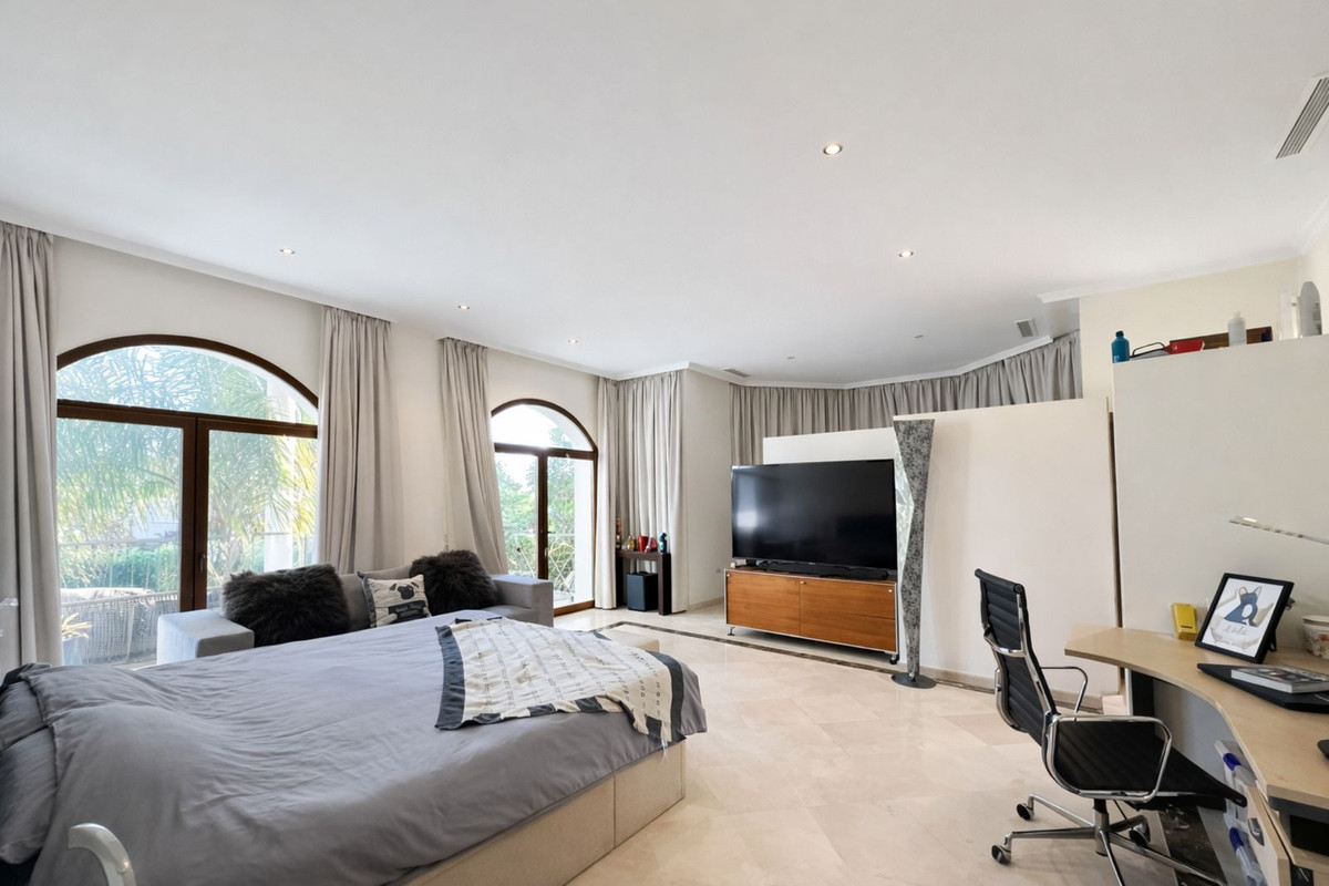Se vende Villa - Chalet de 7 dormitorios en Costa Del Sol, Málaga, España