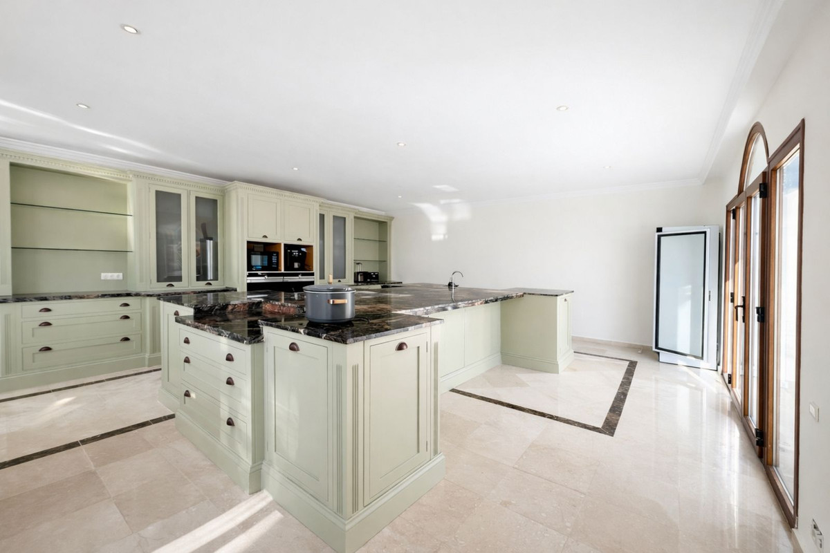 Se vende Villa - Chalet de 7 dormitorios en Costa Del Sol, Málaga, España