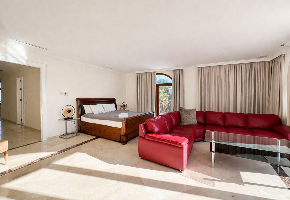 Se vende Villa - Chalet de 7 dormitorios en Costa Del Sol, Málaga, España