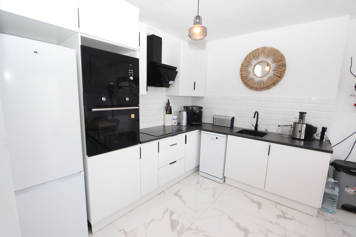 Se vende Apartamento Planta Media de 2 dormitorios en Costa Blanca, Alicante, España