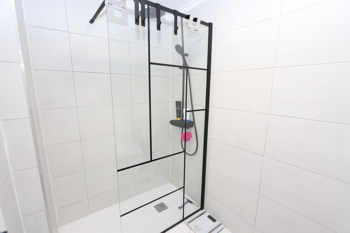 Se vende Apartamento Planta Media de 2 dormitorios en Costa Blanca, Alicante, España