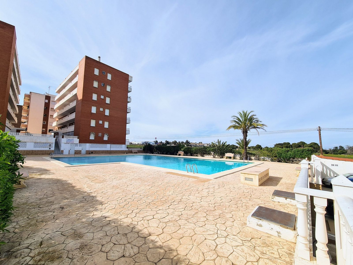 Se vende Apartamento Planta Media de 2 dormitorios en Costa Blanca, Alicante, España