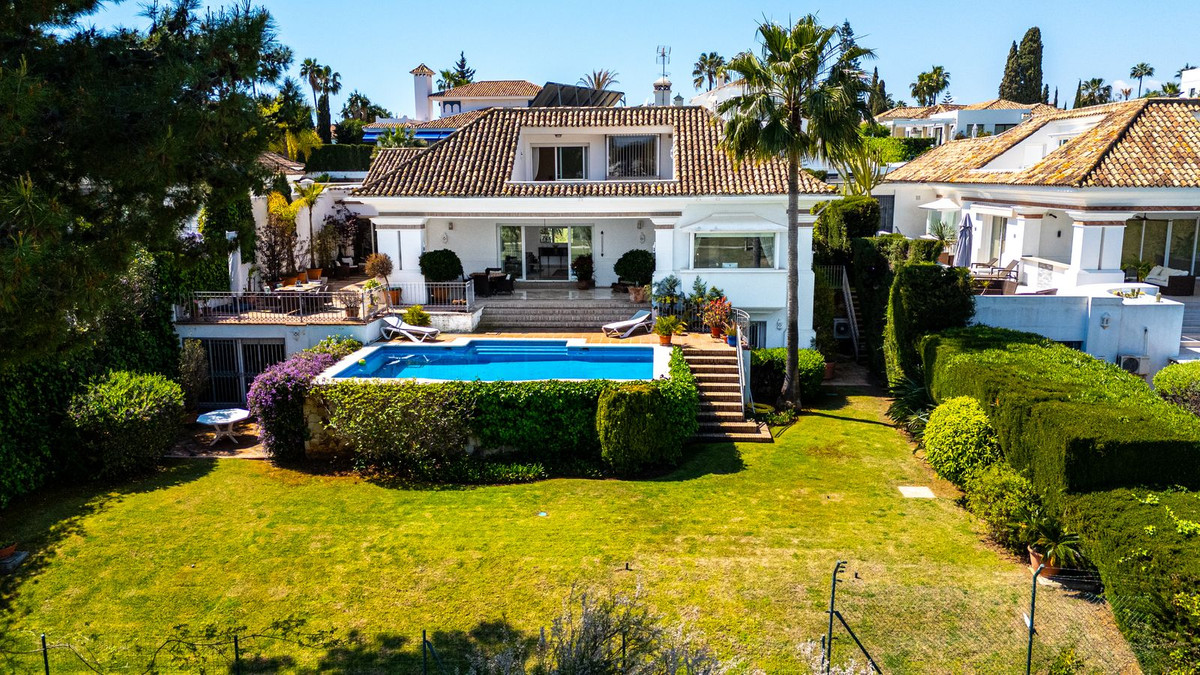 Se vende Villa - Chalet de 7 dormitorios en Costa Del Sol, Málaga, España