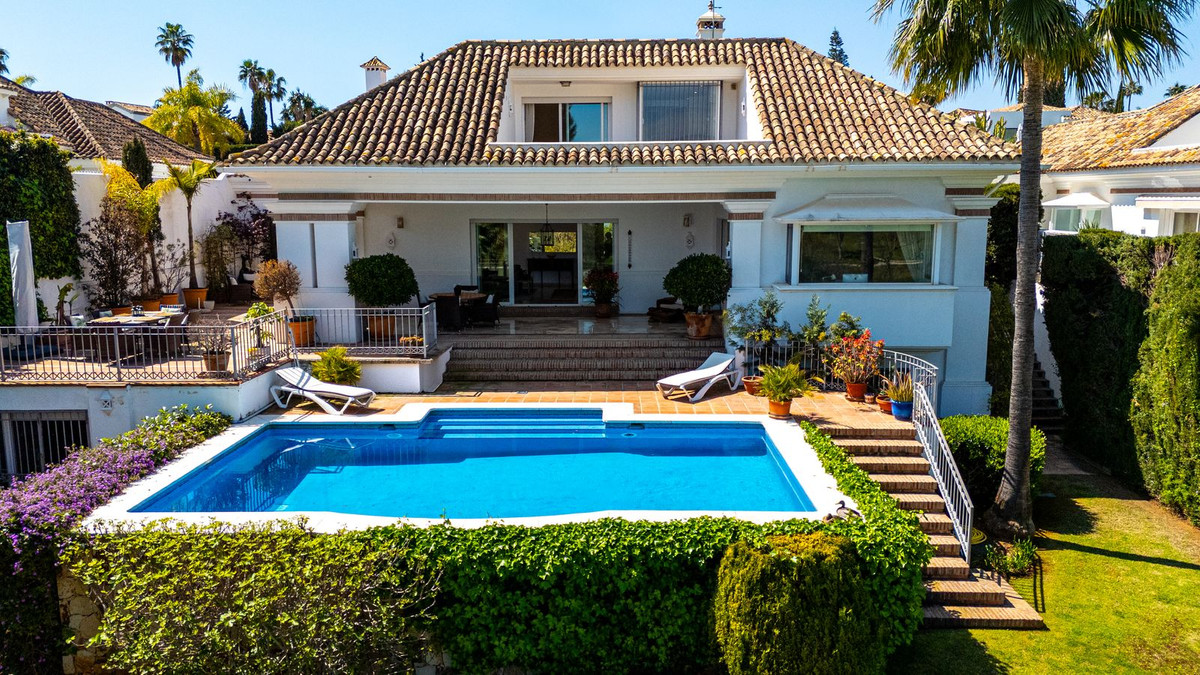 Se vende Villa - Chalet de 7 dormitorios en Costa Del Sol, Málaga, España