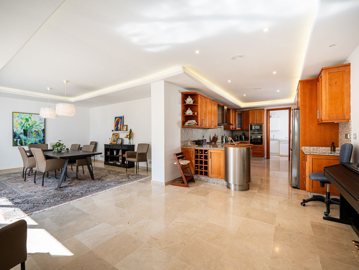 Se vende Villa - Chalet de 7 dormitorios en Costa Del Sol, Málaga, España