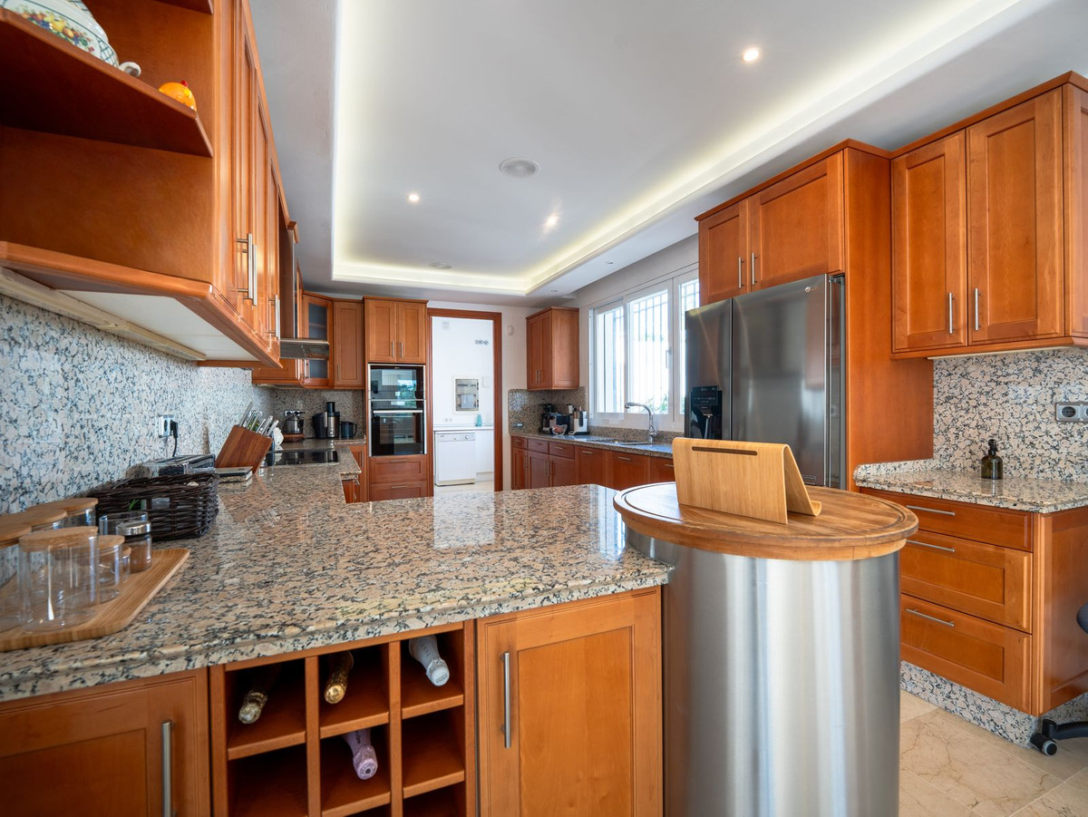 Se vende Villa - Chalet de 7 dormitorios en Costa Del Sol, Málaga, España