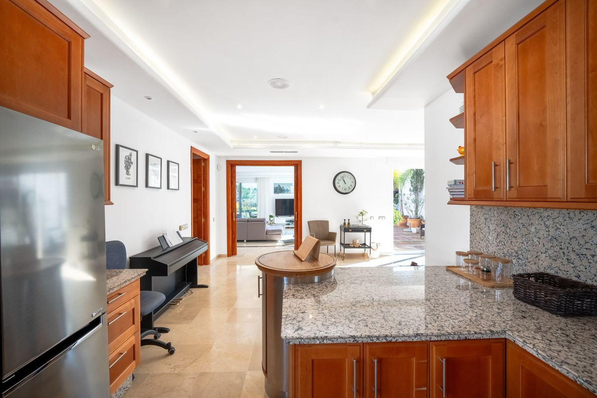 Se vende Villa - Chalet de 7 dormitorios en Costa Del Sol, Málaga, España