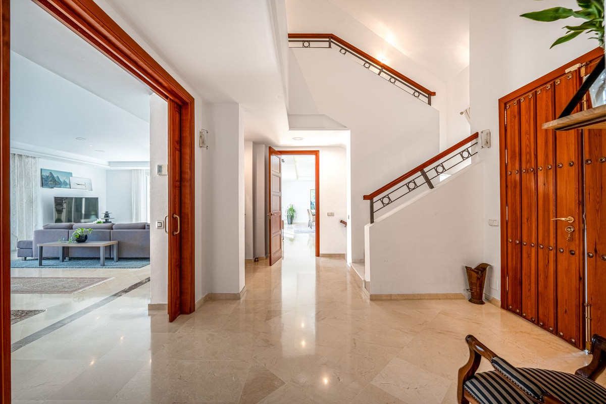 Se vende Villa - Chalet de 7 dormitorios en Costa Del Sol, Málaga, España