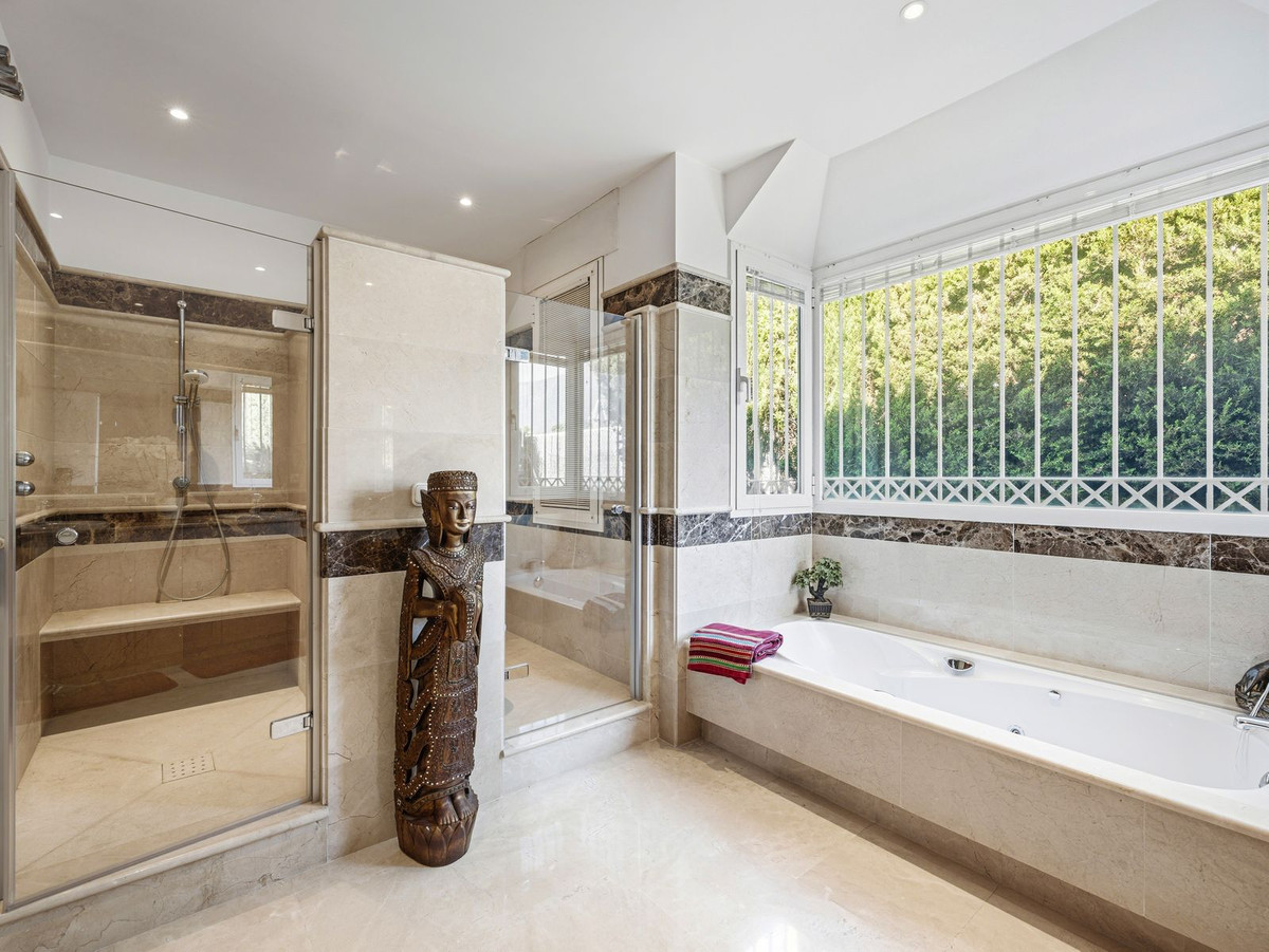 Se vende Villa - Chalet de 7 dormitorios en Costa Del Sol, Málaga, España
