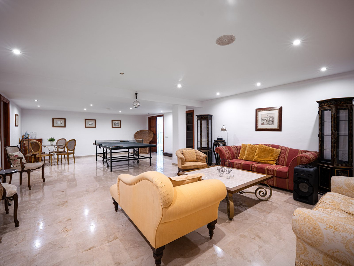 Se vende Villa - Chalet de 7 dormitorios en Costa Del Sol, Málaga, España