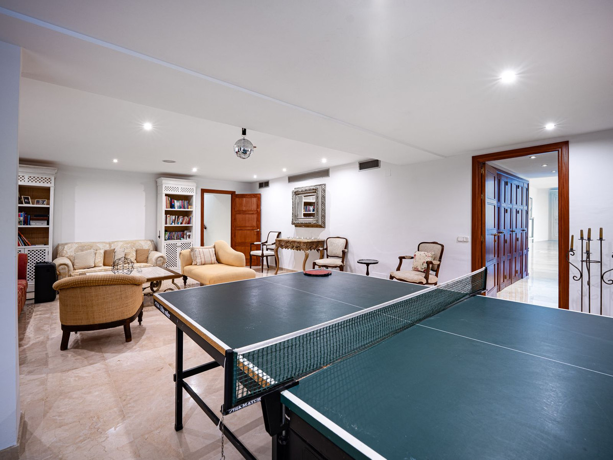 Se vende Villa - Chalet de 7 dormitorios en Costa Del Sol, Málaga, España