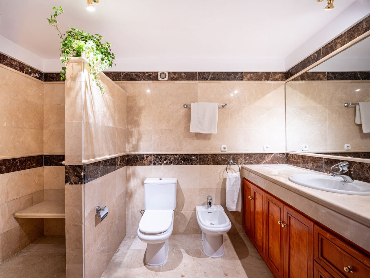 Se vende Villa - Chalet de 7 dormitorios en Costa Del Sol, Málaga, España