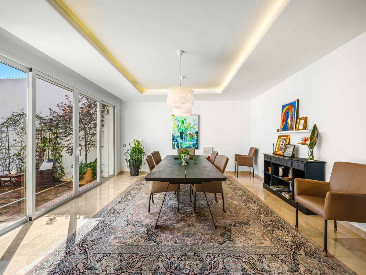 Se vende Villa - Chalet de 7 dormitorios en Costa Del Sol, Málaga, España