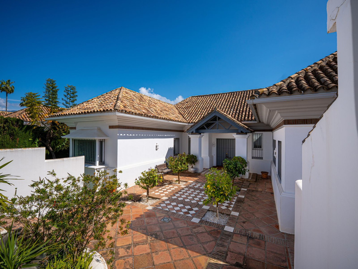 Se vende Villa - Chalet de 7 dormitorios en Costa Del Sol, Málaga, España
