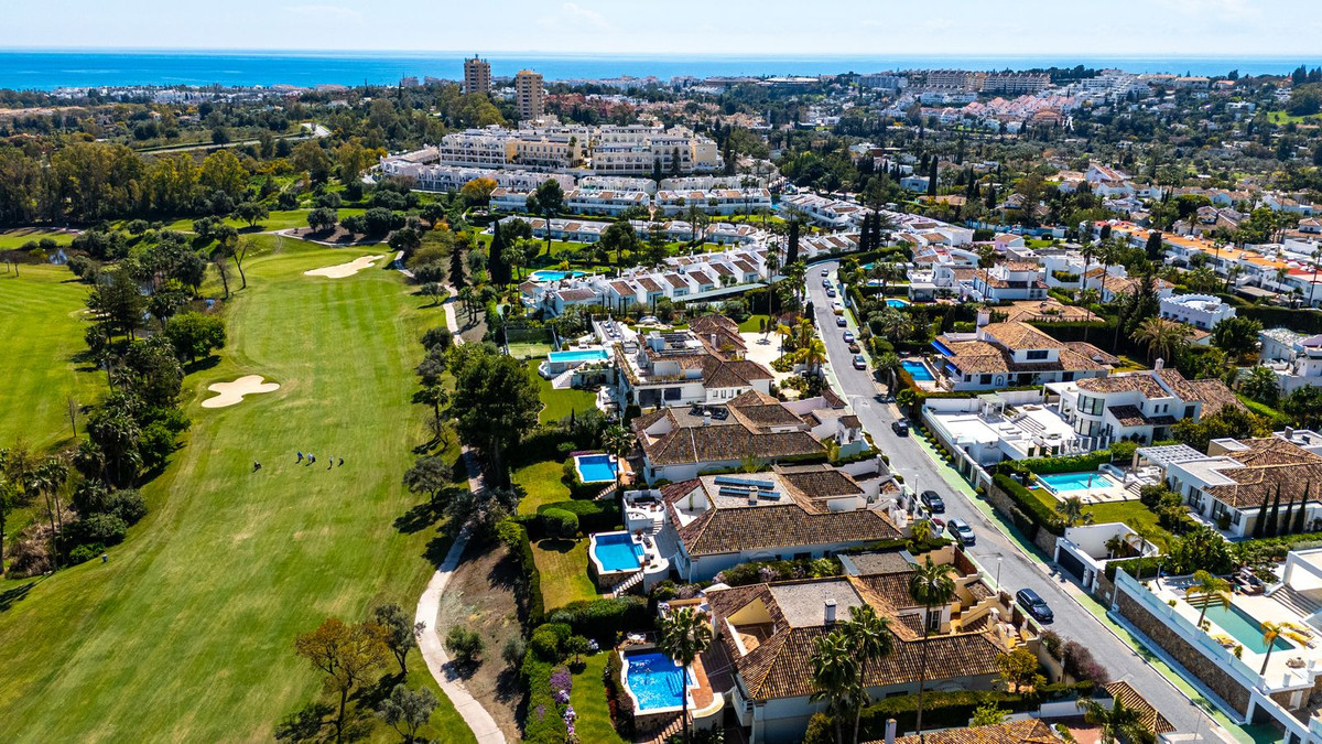 Se vende Villa - Chalet de 7 dormitorios en Costa Del Sol, Málaga, España