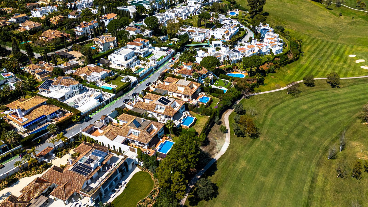 Se vende Villa - Chalet de 7 dormitorios en Costa Del Sol, Málaga, España