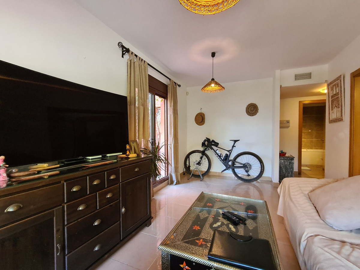 1 Bed Apartment for sale in Estepona Costa Del Sol, Málaga, Spain