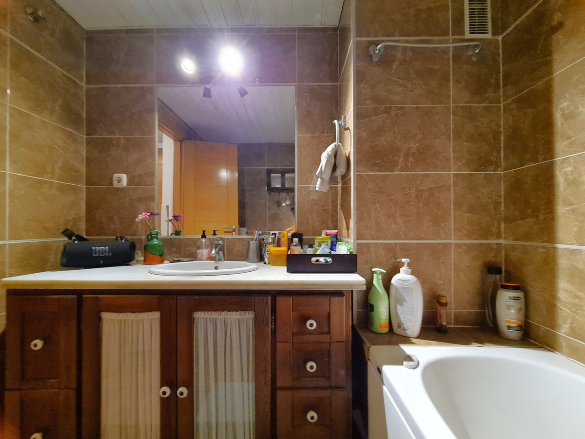 1 Bed Apartment for sale in Estepona Costa Del Sol, Málaga, Spain