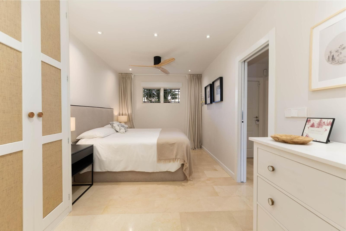 2 Bed Apartment for sale in Fuengirola Costa Del Sol, Málaga, Spain