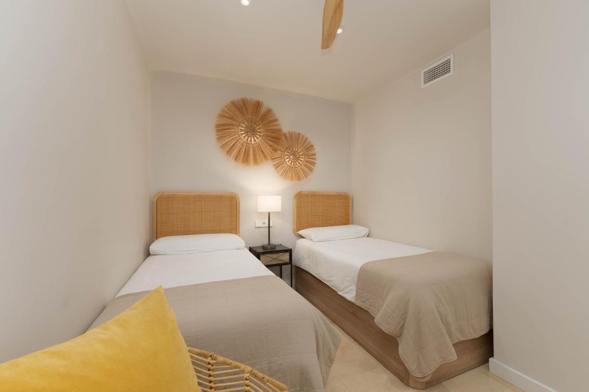 2 Bed Apartment for sale in Fuengirola Costa Del Sol, Málaga, Spain