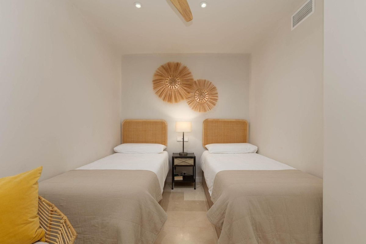 2 Bed Apartment for sale in Fuengirola Costa Del Sol, Málaga, Spain
