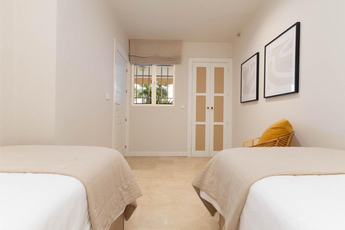 2 Bed Apartment for sale in Fuengirola Costa Del Sol, Málaga, Spain