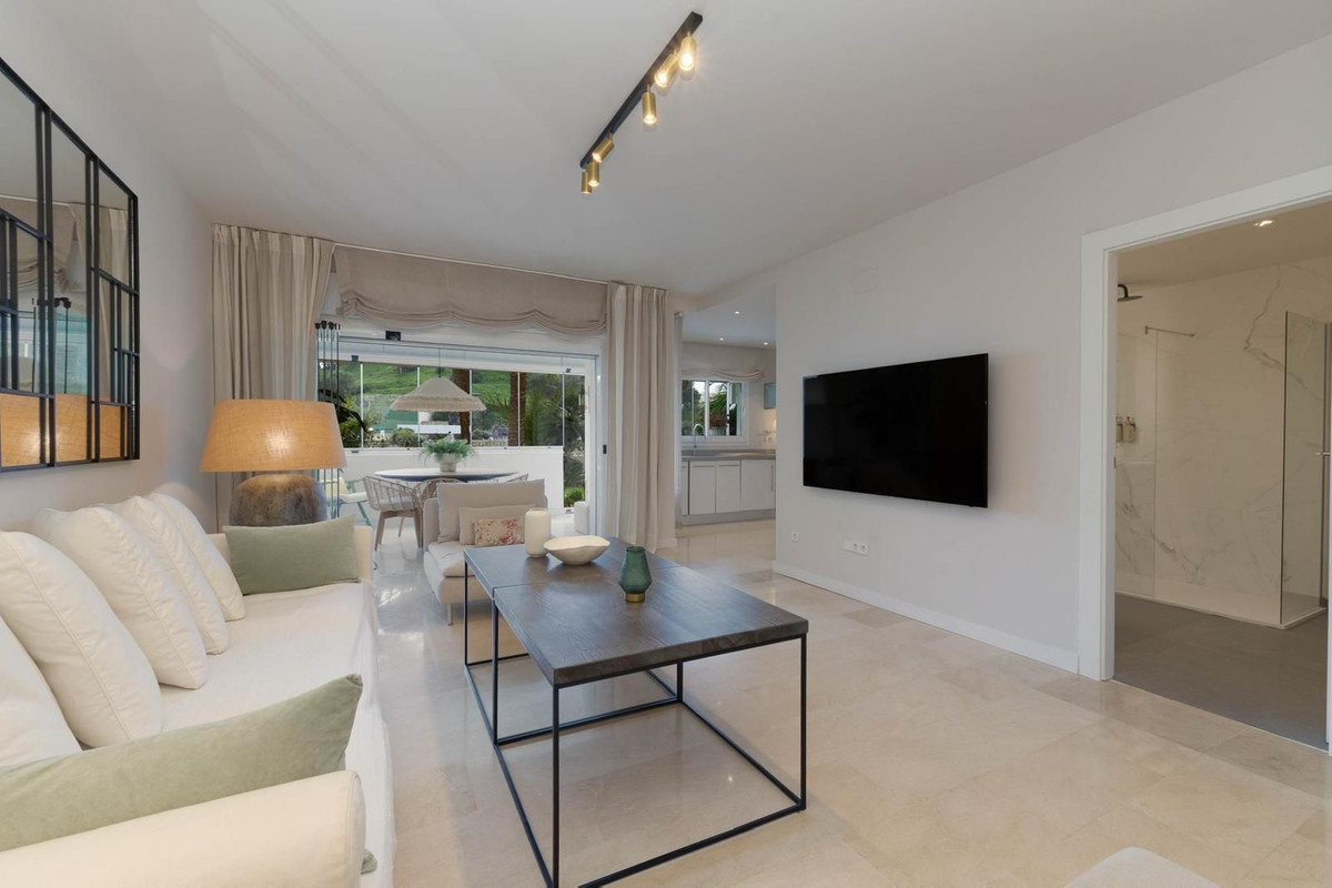 2 Bed Apartment for sale in Fuengirola Costa Del Sol, Málaga, Spain