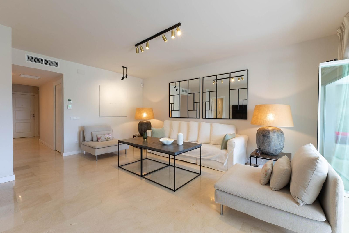 2 Bed Apartment for sale in Fuengirola Costa Del Sol, Málaga, Spain