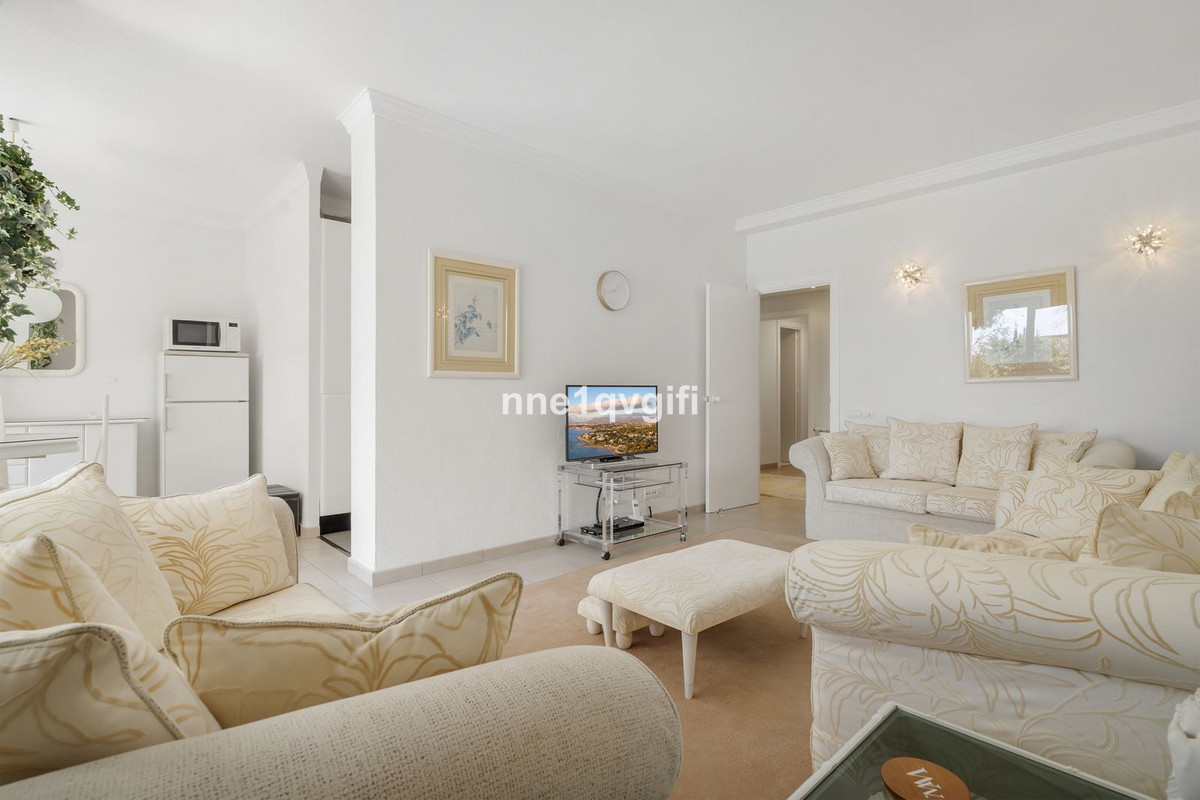 Se vende Apartamento Planta Media de 2 dormitorios en Costa Del Sol, Málaga, España