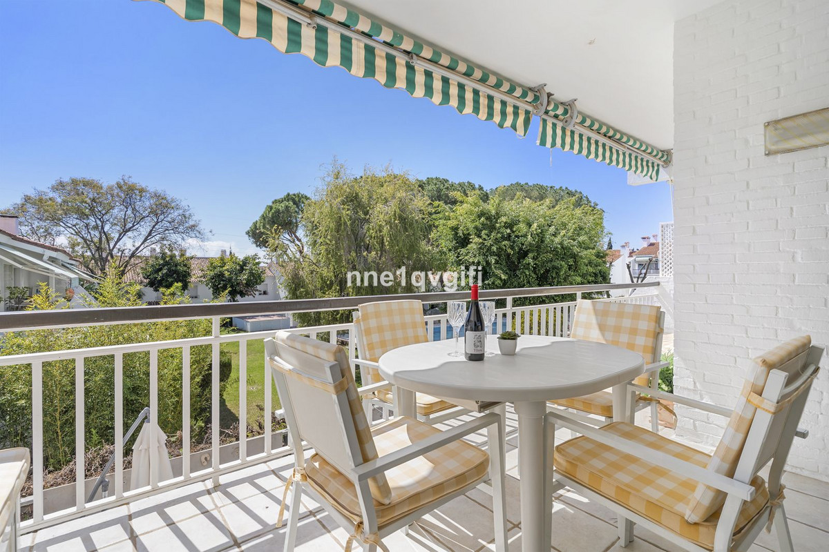 Se vende Apartamento Planta Media de 2 dormitorios en Costa Del Sol, Málaga, España