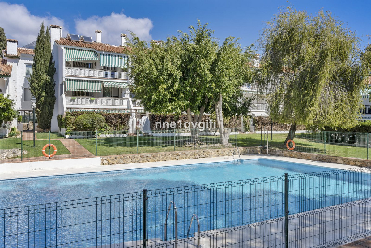 Se vende Apartamento Planta Media de 2 dormitorios en Costa Del Sol, Málaga, España