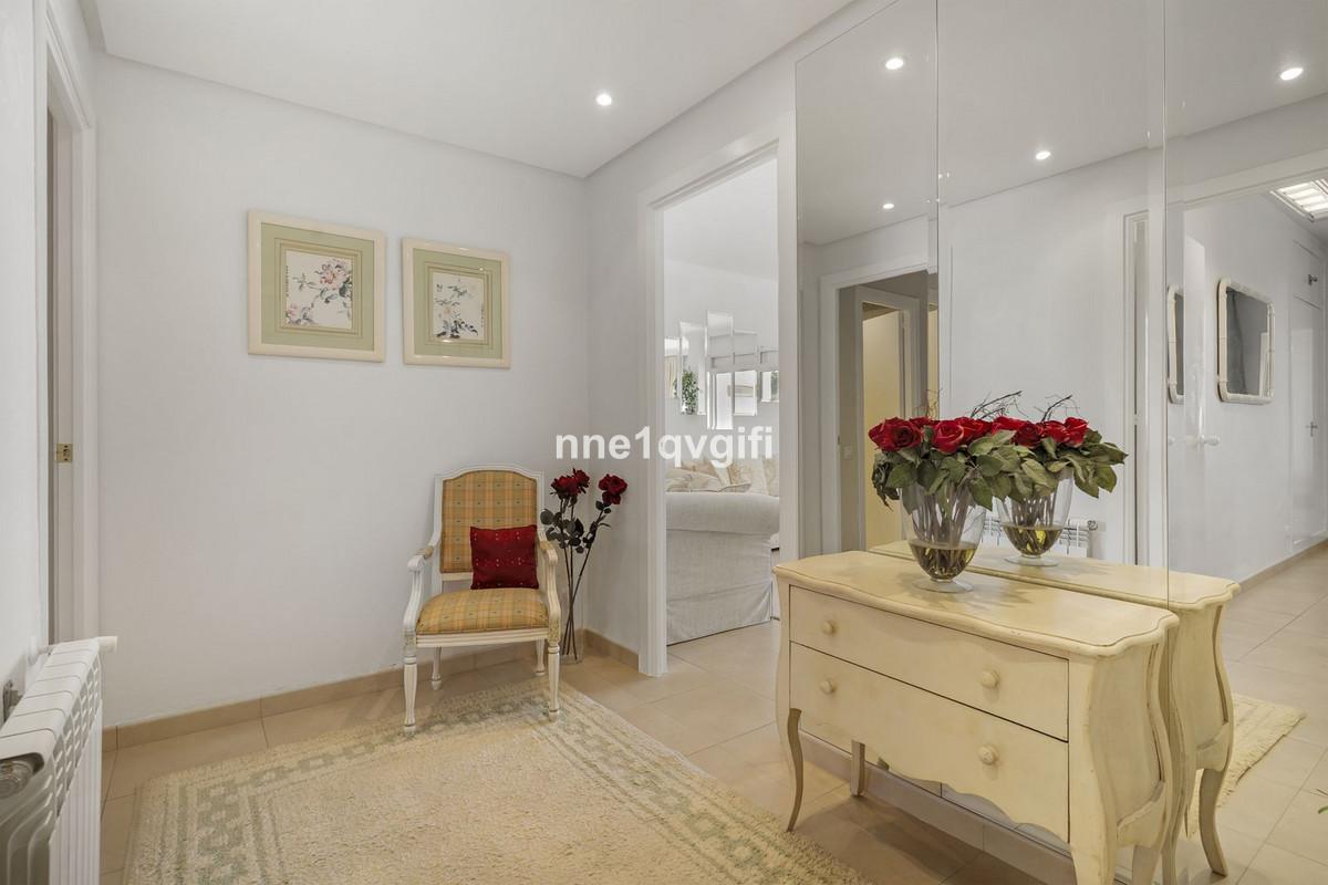 Se vende Apartamento Planta Media de 2 dormitorios en Costa Del Sol, Málaga, España