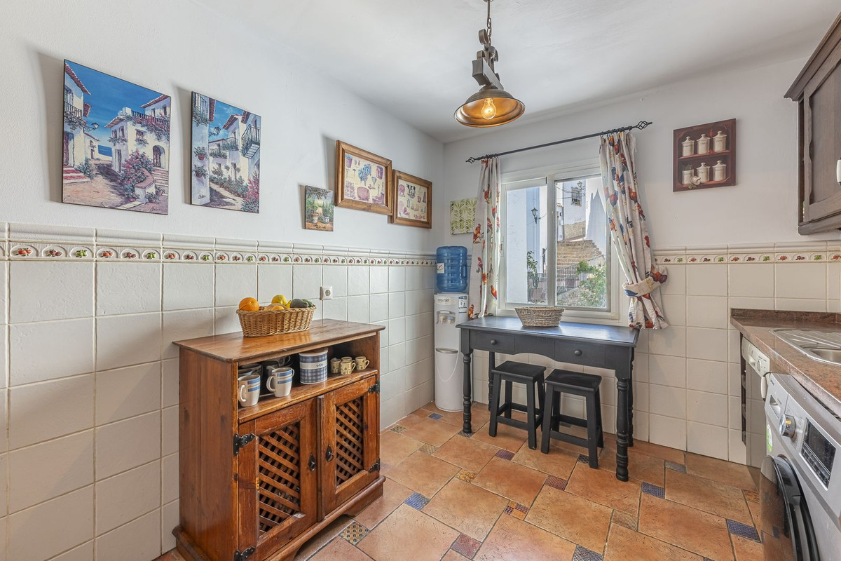 2 Bed Apartment for sale in Ojén Costa Del Sol, Málaga, Spain