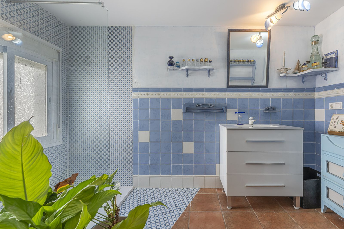 2 Bed Apartment for sale in Ojén Costa Del Sol, Málaga, Spain