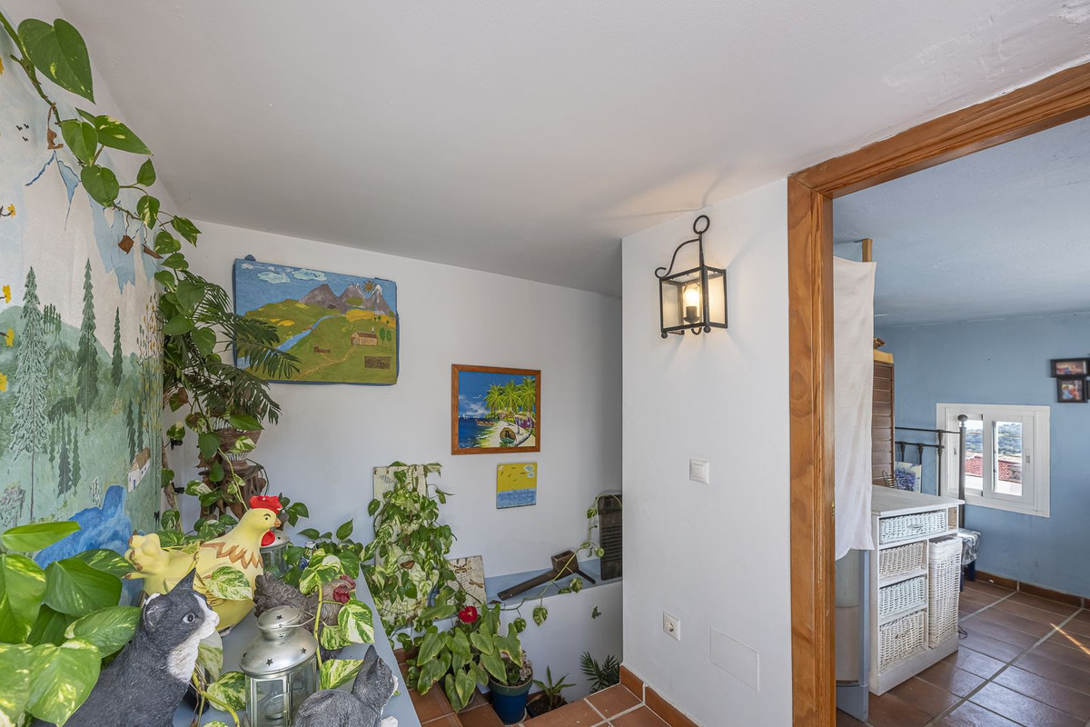 2 Bed Apartment for sale in Ojén Costa Del Sol, Málaga, Spain